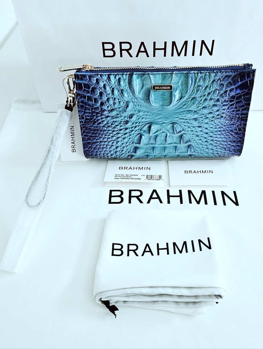 NWT Brahmin Affinity Ombre Daisy Wristlet
